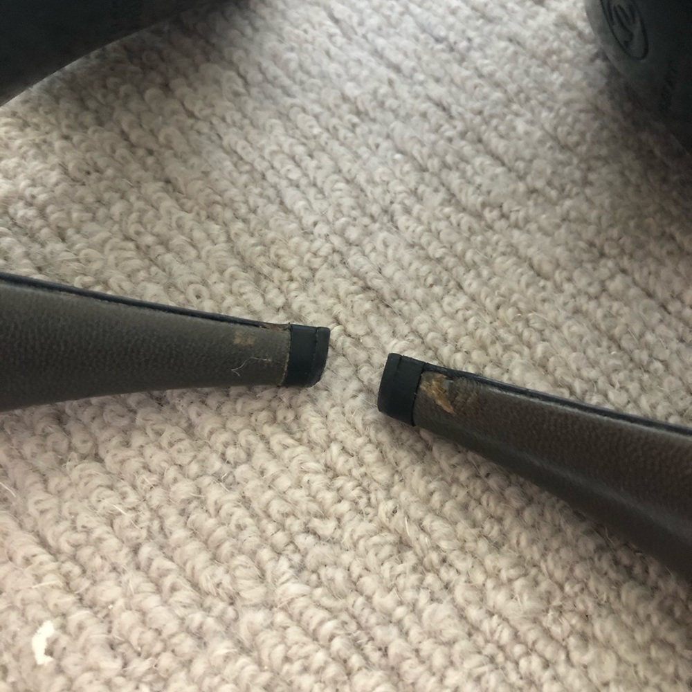 ✨Flash Sale✨Chanel CC Leather Slingback Heel - Picture 5 of 8